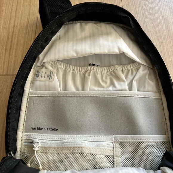 Lululemon Run From Work Backpack - Picture 4 of 13